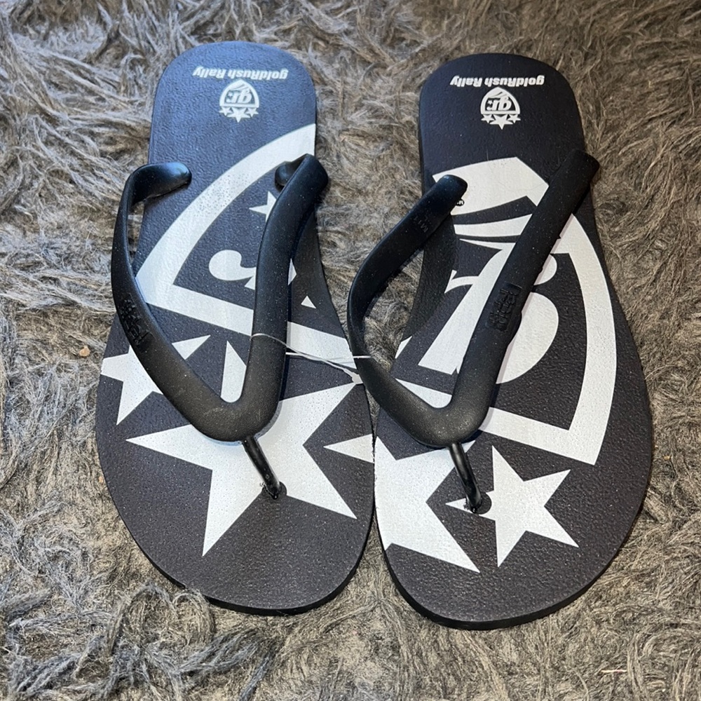 Men's New Gold Rush Rally black flip flops , sandal . Pool shoes, size 11